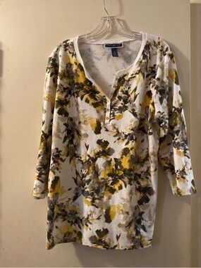 Karen Scott White Henley Tunic with Yellow & Gray Floral Print